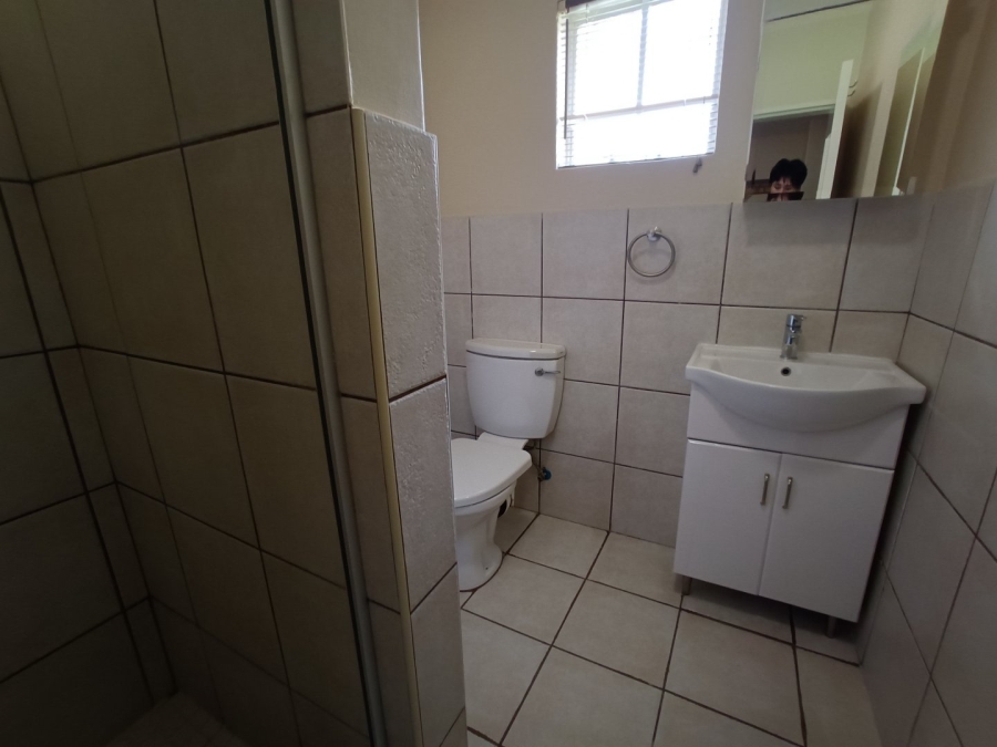 2 Bedroom Property for Sale in Kannoniers Park North West